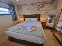 Rudgleigh Lodge by Cliftonvalley Apartments - B&B