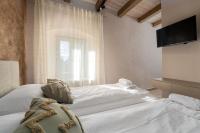 Tweepersoonskamer met 2 Aparte Bedden en Eigen Badkamer
