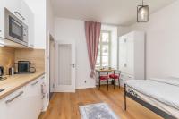 Cozy quiet new apartment in Karlin square - Bed and Breakfast