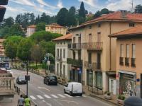 Room in shared apartment, near Lecco - B&B