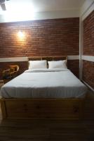Queen Room with Balcony