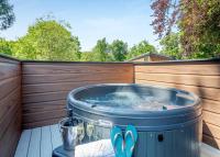 B&B Bangor - V28 - The Lookout with Hot Tub - Bed and Breakfast Bangor