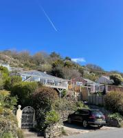 Mesmerising sea views - Penrose - above the beach Cornwall. - B&B