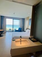 Deluxe Double or Twin Room with Sea View