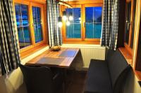 Appartement met 1 slaapkamer, balkon en uitzicht op de bergen.