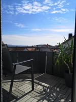 Ferienhaus Baier Wohnung mit Balkon und Schwedenofen für gemütliche Abende am Kamin - B&B Engen