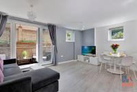 B&B Dartford - OnSiteStays - Contemporary 2 Bed Apt with Ensuite, 2 x Free Parking Spaces & a Balcony - Bed and Breakfast Dartford