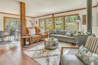 Ruidoso Rental with Private Hot Tub Walk to Midtown - Chambres d’hôtes Ruidoso