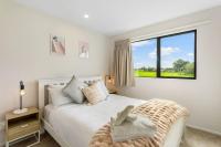 B&B Auckland - Urban Glow Townhouse with parking - Bed and Breakfast Auckland