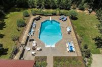Luxury Cabin with Heated Pool, Hot-Tub & Deluxe Outdoors - B&B Morganton
