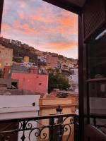 Hostal Colón - B&B