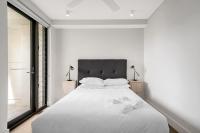 Stylish 2BR Top-Level Unit with Lift near Bondi Beach - B&B Sydney