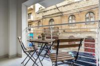Fantastic Location Sliema Apartment - B&B
