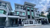 New Big Cozy 3 Bedroom House Blue - B&B