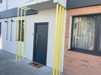 Sky Residence Airport Therme Otopeni 1 - B&B