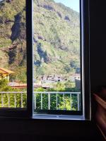 Camera Matrimoniale con Vista Montagna