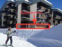 Ski in-Ski out! Spacious & Stylish Apartment for 8 in the heart of Lavachet - B&B