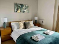 Beachfront Bliss with Spectacular Views - B&B Llanelli