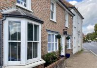 Chestnut Tree Cottage, 7 High Street - Bed and Breakfast Ardingly