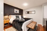 B&B Denver - Adorable 2-Bedroom Modern Basement - Bed and Breakfast Denver