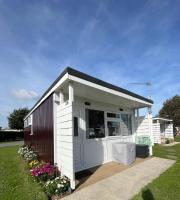 226, Sundowner Holiday Park, Hemsby - Two bed detached chalet, sleeps four, bed linen and towels included plus free WiFi - Pets welcome - Ferienwohnung