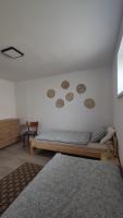 Apartmán Na Kvetnej - vlastná záhrada, parkovanie - Chambres d'hôtes Poprad