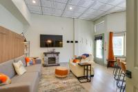 Mtn and Lake Views Chic Keystone Studio - B&B