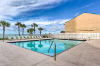 B&B Panama City Beach - Panama City Beach Condo with Balcony, Walk to Ocean! - Bed and Breakfast Panama City Beach