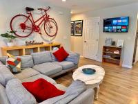 Creek Side Stay 1 mile from downtown and hiking - B&B