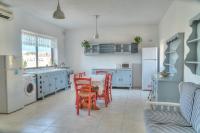 Double bedroom with ensuite in spacious corner apartment - B&B