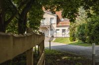 Gutshaus Silvitz Ferienwohnung Nr 02 mit Sauna- und Schwimmbadnutzung im AHOI Erlebnisbad Sellin - Chambres d'hôtes Bergen en Rügen
