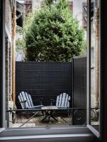 Appartement spacieux avec cour parfait pour famille et amis - Ferienwohnung