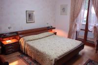 Camera Matrimoniale con Bagno Privato Esterno e Balcone

