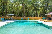 Golden Isles Lrge Home- Huge Pool, Hot Tub, Game Rm - B&B