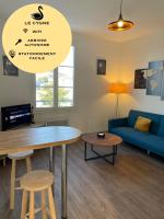 B&B Bourges - T2 4 pers face gare SNCF Appart Hotel le Cygne 3 - Bed and Breakfast Bourges