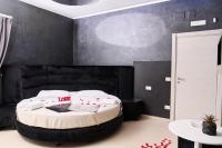 Queen Room with Spa Bath