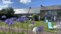 La Metairie du Vauhariot - Cottages de Caractère Vue Mer - Terrasse & Piscine Intérieure Chauffée - Chambres d'hôtes Cancale