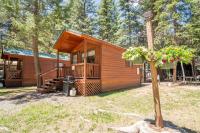The Columbine Cabin #9 at Blue Spruce RV Park & Cabins - Chambres d’hôtes Toquerville