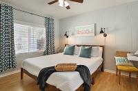 B&B Lake Worth - Steps to Beach & Downtown! Cozy Beach Bungalow #1 - Bed and Breakfast Lake Worth