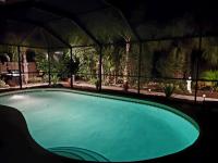 Beautiful Heated Pool Home with Backyard Oasis - Chambres d'hôtes North Port