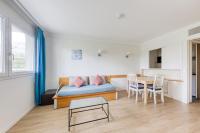 7 min walk to La Défense modern flat in aparthotel - B&B