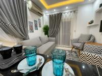 B&B Cairo - شقة في قلب القاهرة الجديدة تطل على شارع التسعين الشمالي - Bed and Breakfast Cairo