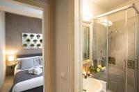 Deluxe One-Bedroom Apartment with View 