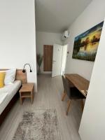 Apartment With Shared Bathroom