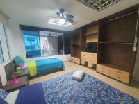 R-8 Amplio apartamento en zona turística. - B&B