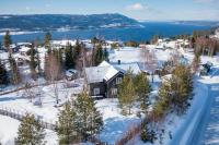 Villa Heidi · Mjøsa-utsikt · Jacuzzi Badstu · 30 min OSL - B&B Ulven