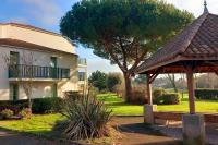 "AUX BALCONS DES PINS" Appartement 7 personnes, vue golf, accès parc aquatique gratuit - B&B