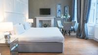 Deluxe Queen Suite