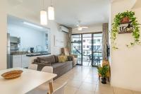 Apartamento 2 Qto e Varanda em Condomínio Completo - Chambres d’hôtes