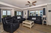 Stunning Modern Beachy 32 Corner Condo W pond views. OW11-507 - B&B New Smyrna Beach